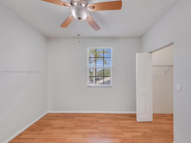 Building Photo - 1458 Coronado Rd