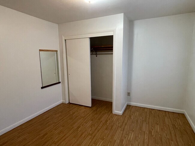 Building Photo - 5 Bedrooms, 2 Bath  House with Attached Garage