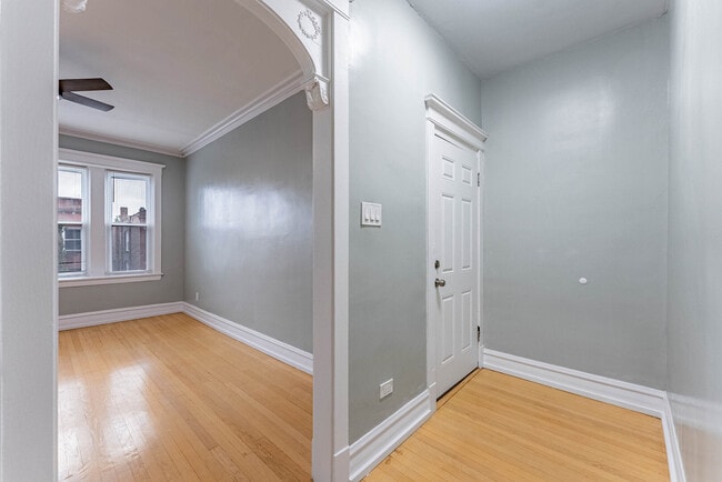 Building Photo - 4200 W 21st Pl