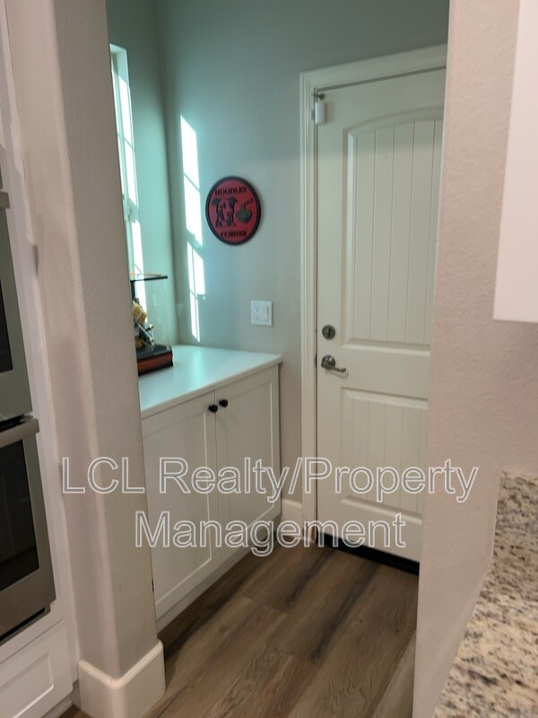 Building Photo - 29285 Caravel Dr