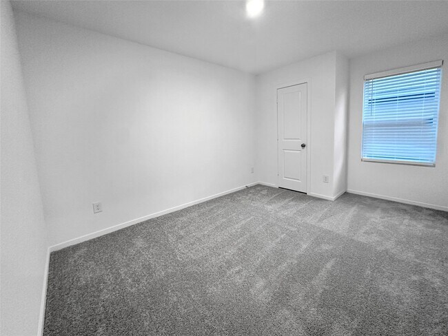 Building Photo - 31456 Moore Rd