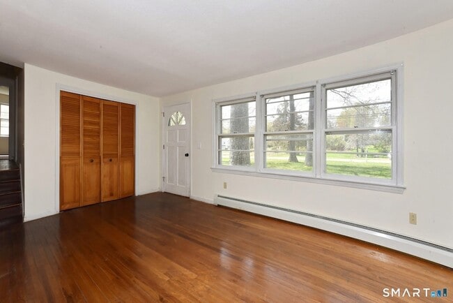 Building Photo - 18 Old Young St