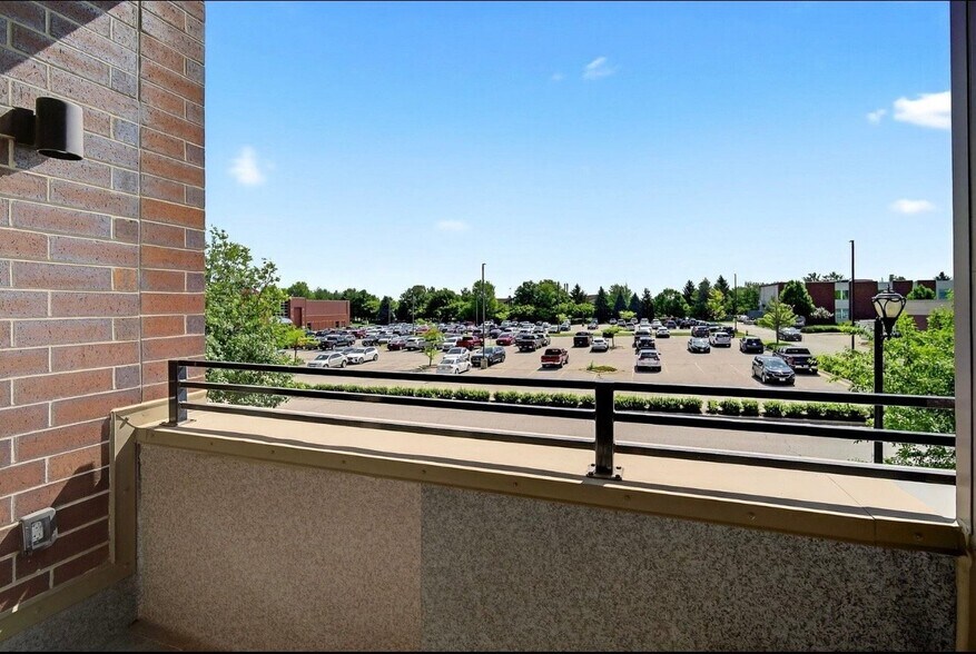 Building Photo - 640 S 50th St