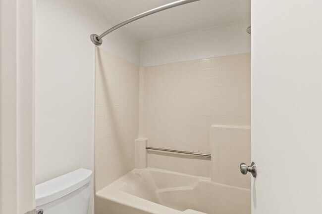 Building Photo - 760 Canyon Oaks Dr