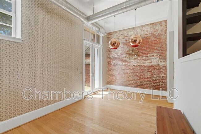 Building Photo - 2035 2nd St NW