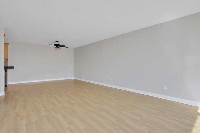 Building Photo - 8970 N Parkside Ave