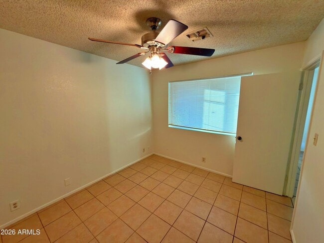 Building Photo - 9033 W Elm St