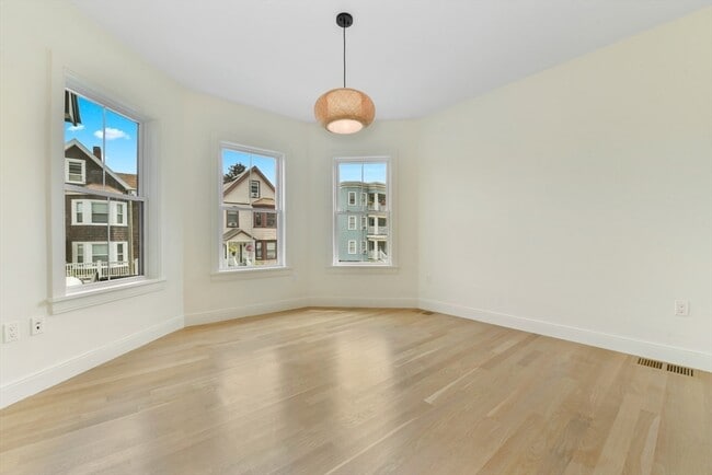 Building Photo - 36 McKone St