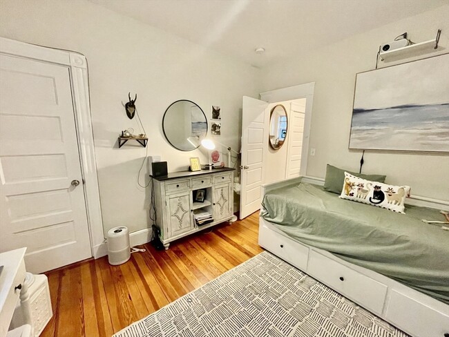 Building Photo - 53 Montvale St