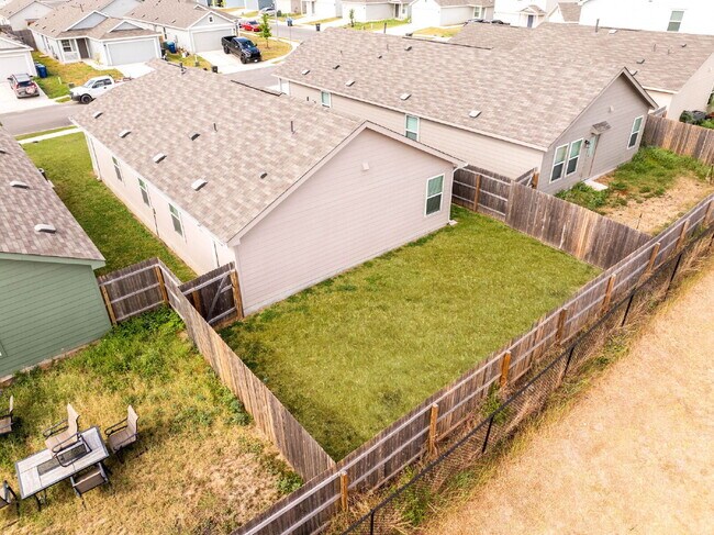 Building Photo - Welcome to Your New Home! Enjoy Free Rent!...