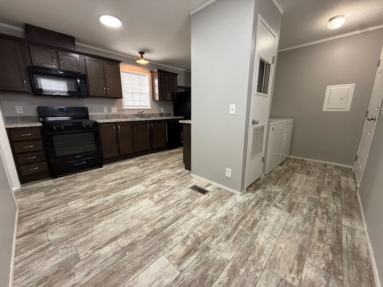 Building Photo - 11827 Cascade Cir