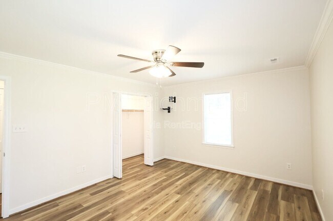 Building Photo - 9713 Pampas Dr