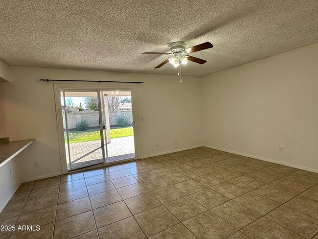 Building Photo - 2535 E Maryland Dr