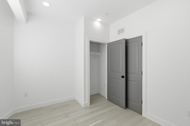 Building Photo - 1005 W Orleans St