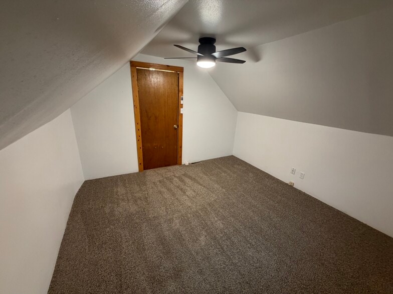 Bedroom - 6318 W Grant St