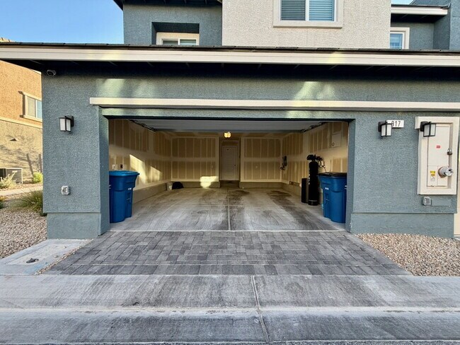 Building Photo - 2026 BRAND NEW 3 BED 2.5 BATH 2 CAR GARAGE TOWNHOUSE W/ LOFT, SOFTENER, RO FILTER, EV CHARGER & O...