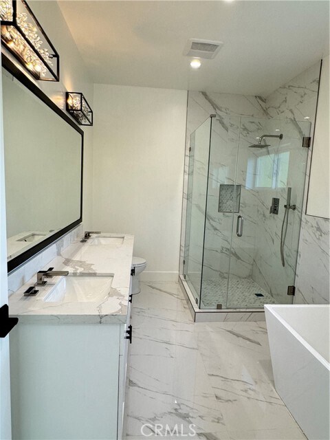 Building Photo - 13418 W Crowley St