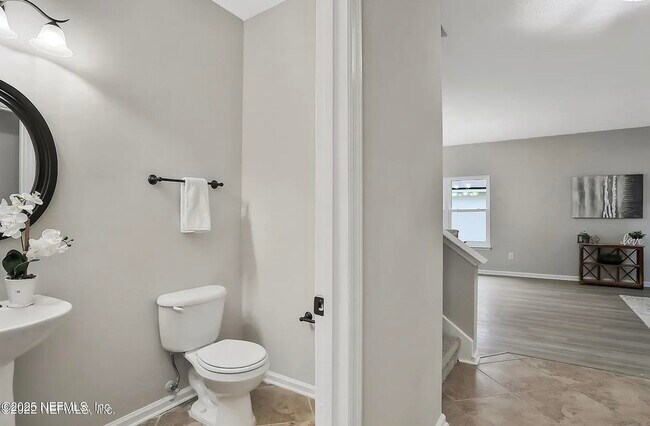 Building Photo - 1674 Hawkins Cove Dr E