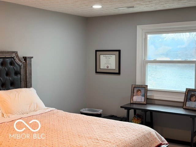 Building Photo - 15022 Shoreway E Dr