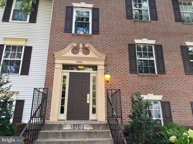Building Photo - 12100 Greenway Ct
