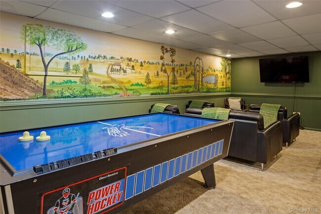 Building Photo - 147 Rock City Rd