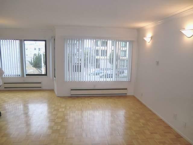 Building Photo - 2642 Van Ness Ave