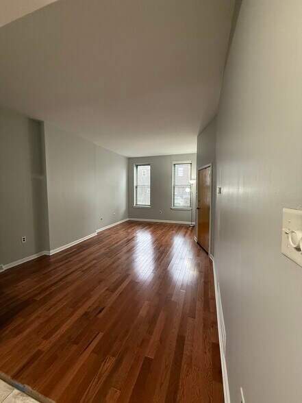 Building Photo - 1217 Snyder Ave