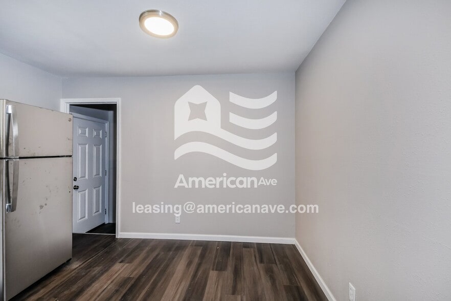 Building Photo - 1147 Baron Ave