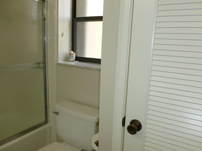 Building Photo - 2 SE Turtle Creek Dr