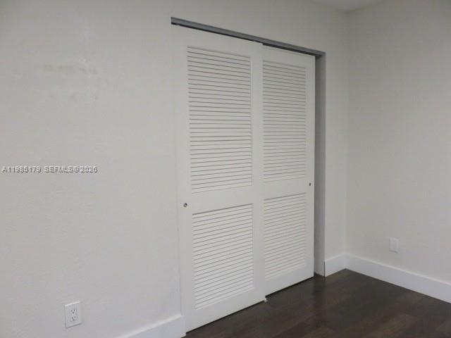 Building Photo - 9974 N Kendall Dr