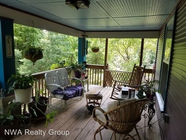Building Photo - 3 br, 2 bath House - 700 E. Spruce Street