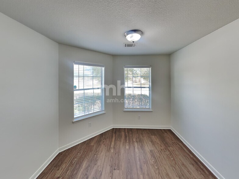 Building Photo - 28829 Sulphur River Ct