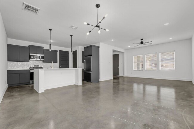 Building Photo - 3013 Alpha Wolf Ct