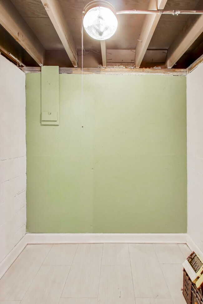 Building Photo - 403 Dalton Ave