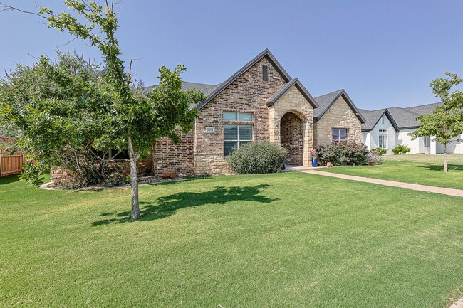Building Photo - Stunning 4-Bedroom with 3 Full Baths & 3 Car Garage in Charming Brooke Heights!