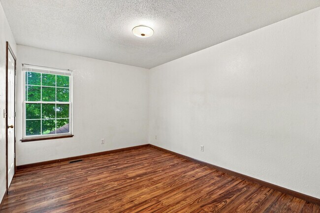 Building Photo - 1317 Godas Cir