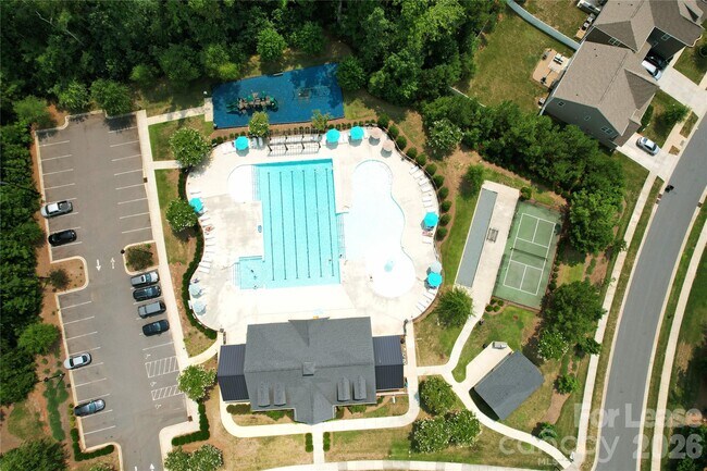 Building Photo - 626 Altamonte Dr
