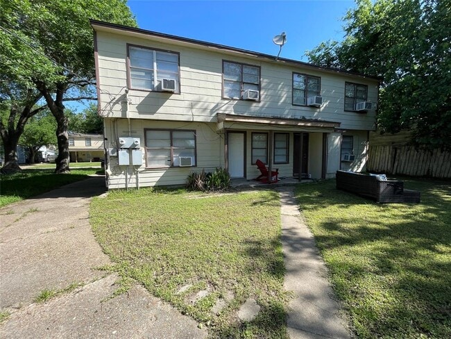 Building Photo - 1209 2nd St N