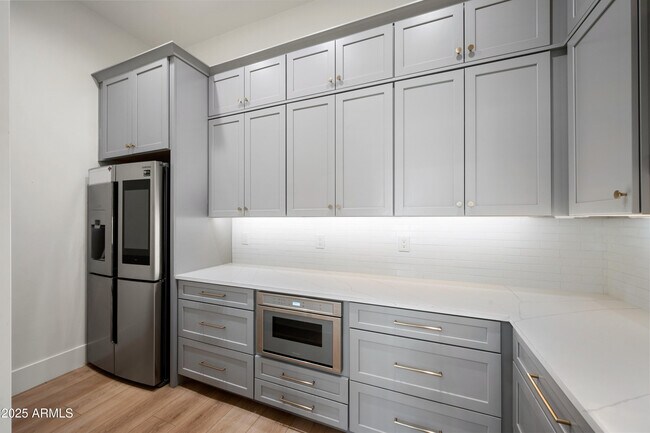 Building Photo - 4352 E Santa Rosa Pl