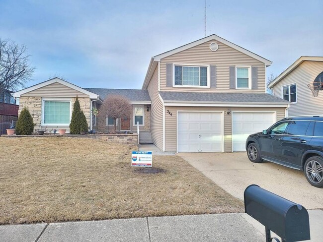 Primary Photo - Spacious 3-Bedroom, 2.5-Bath Home with Fen...