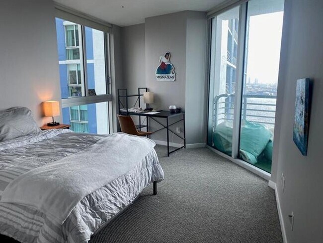 Building Photo - 325 S Biscayne Blvd