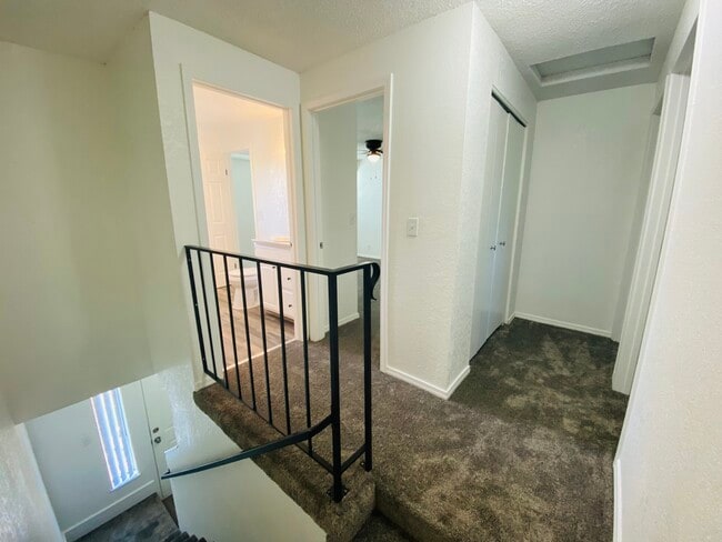 Building Photo - Beech Place Duplex