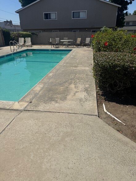 Building Photo - Kingsley Patio Homes