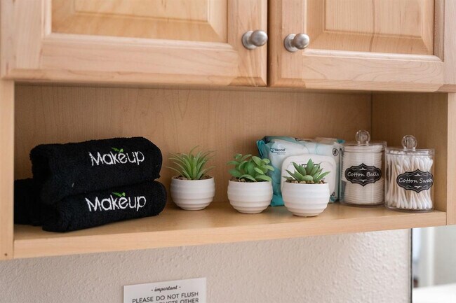 Building Photo - 6380 S Boston St