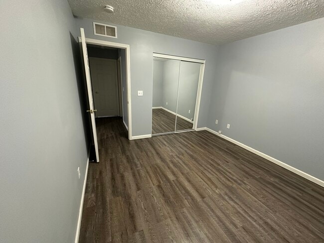 Building Photo - 505 Harriet Ct