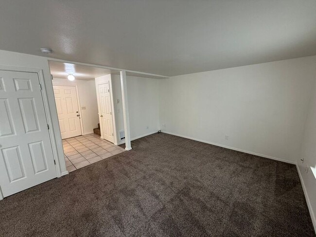 Building Photo - 4342 Ward Pl NE