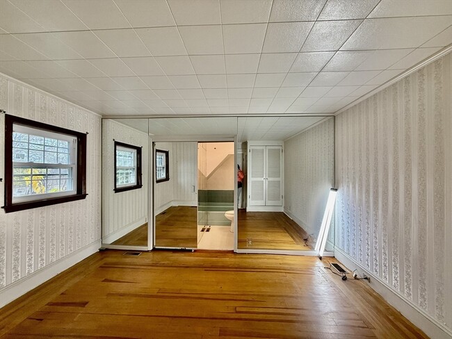 Building Photo - 23 Gardner Ave