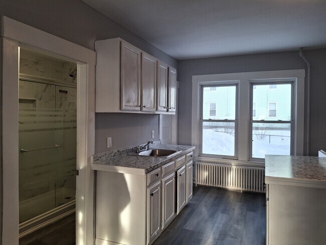 Building Photo - 14 Florence St