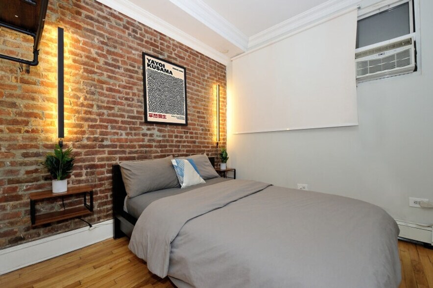 Building Photo - 468W W 47th St