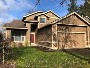 Building Photo - Beautiful 3 Bed + Bonus Room, 2.5 Bath Home!